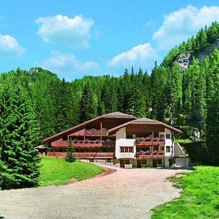 Hotel Villetta Maria Cottage Canazei Eksteriør bilde