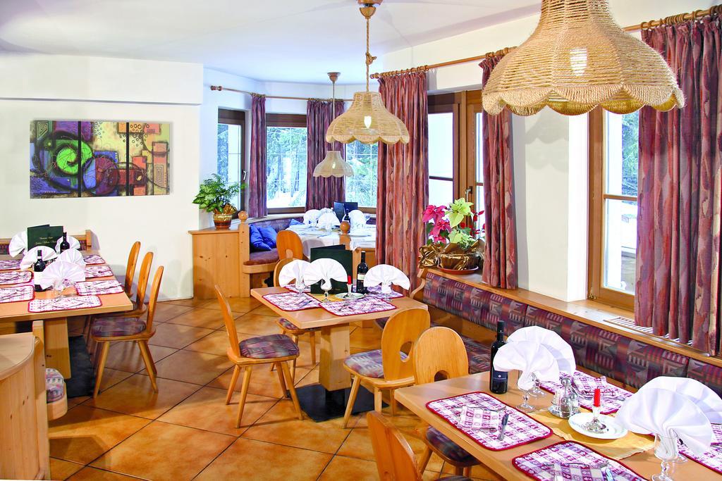 Hotel Villetta Maria Cottage Canazei Eksteriør bilde