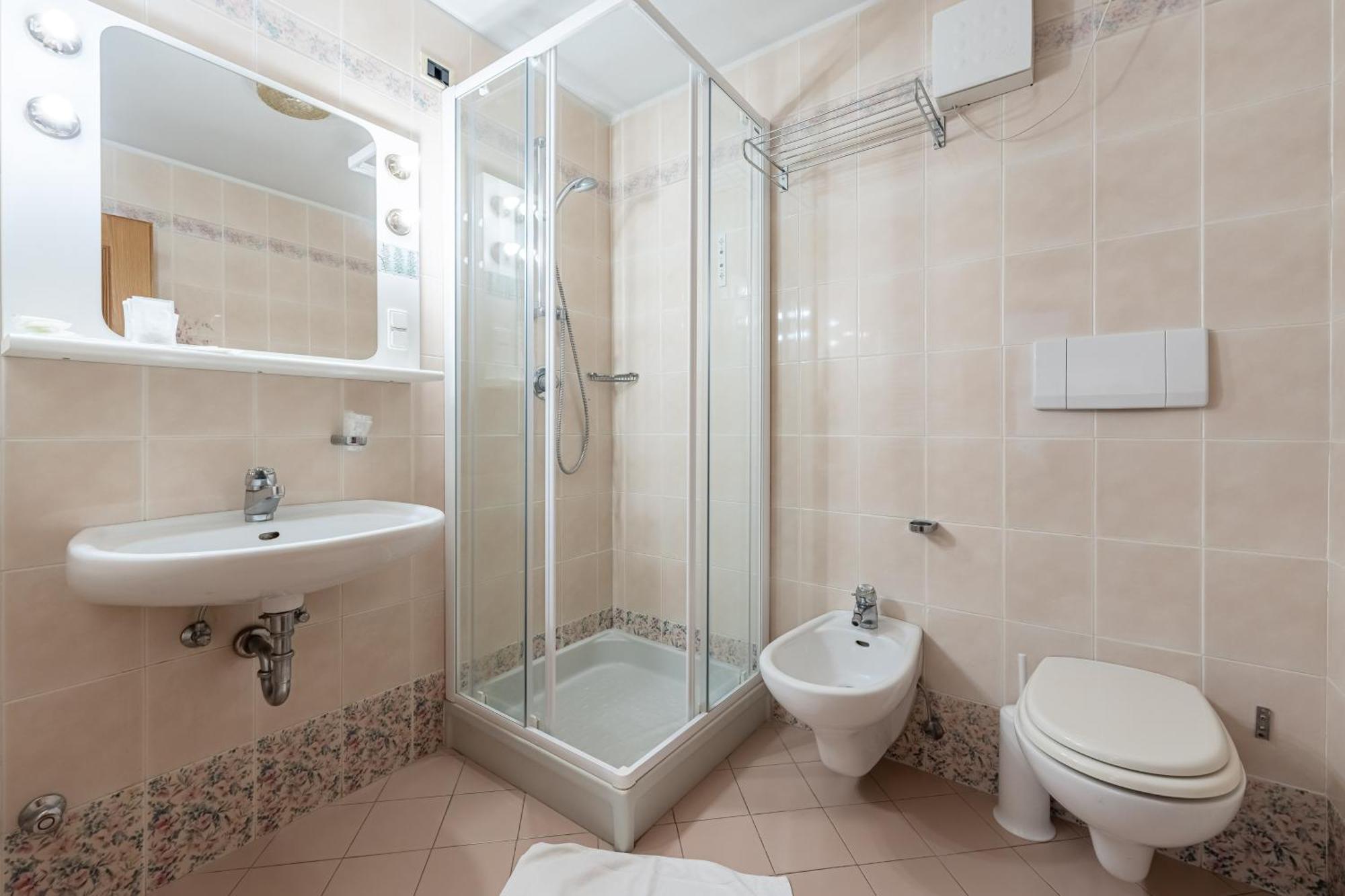 Hotel Villetta Maria Cottage Canazei Eksteriør bilde