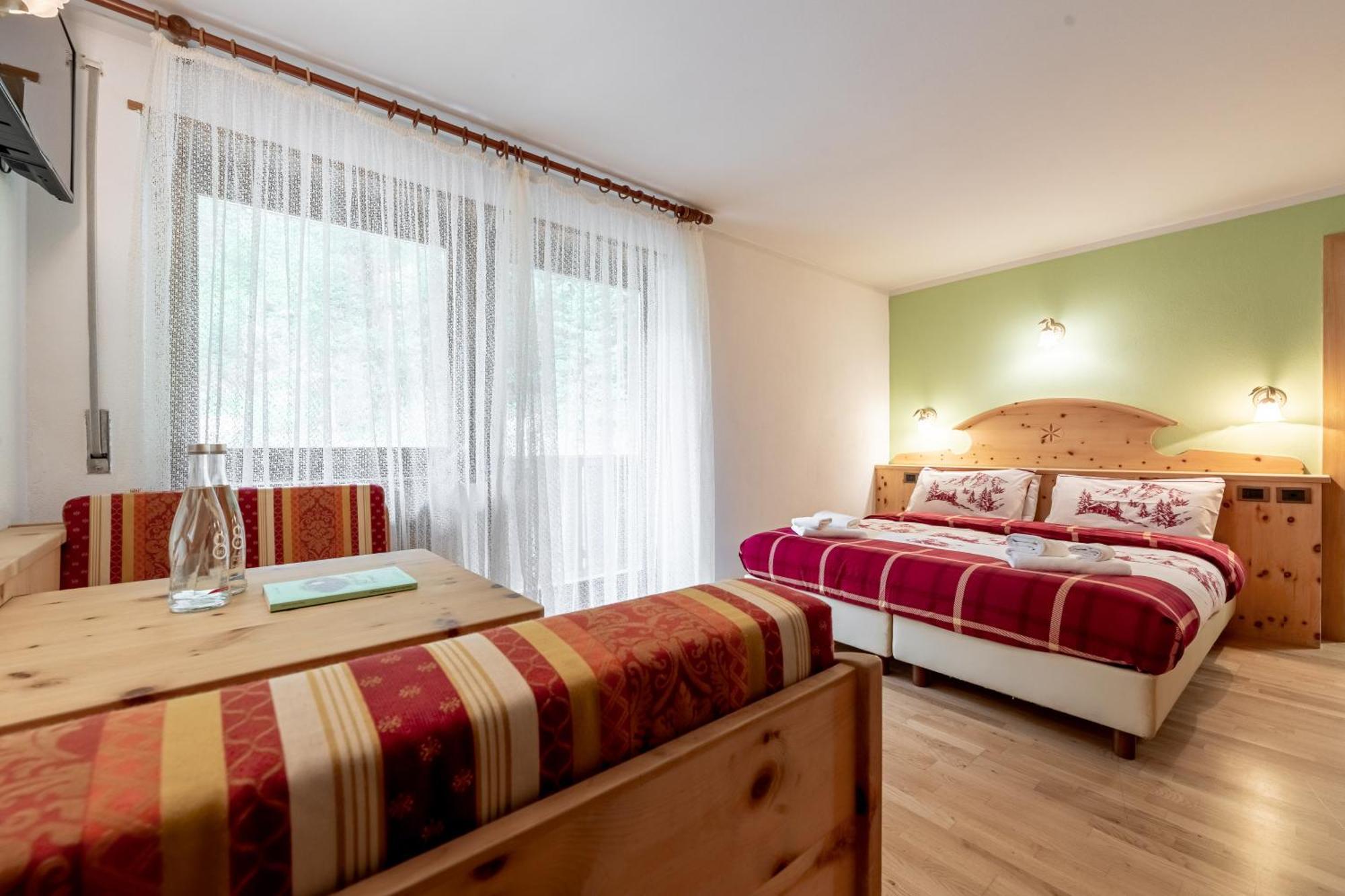 Hotel Villetta Maria Cottage Canazei Eksteriør bilde