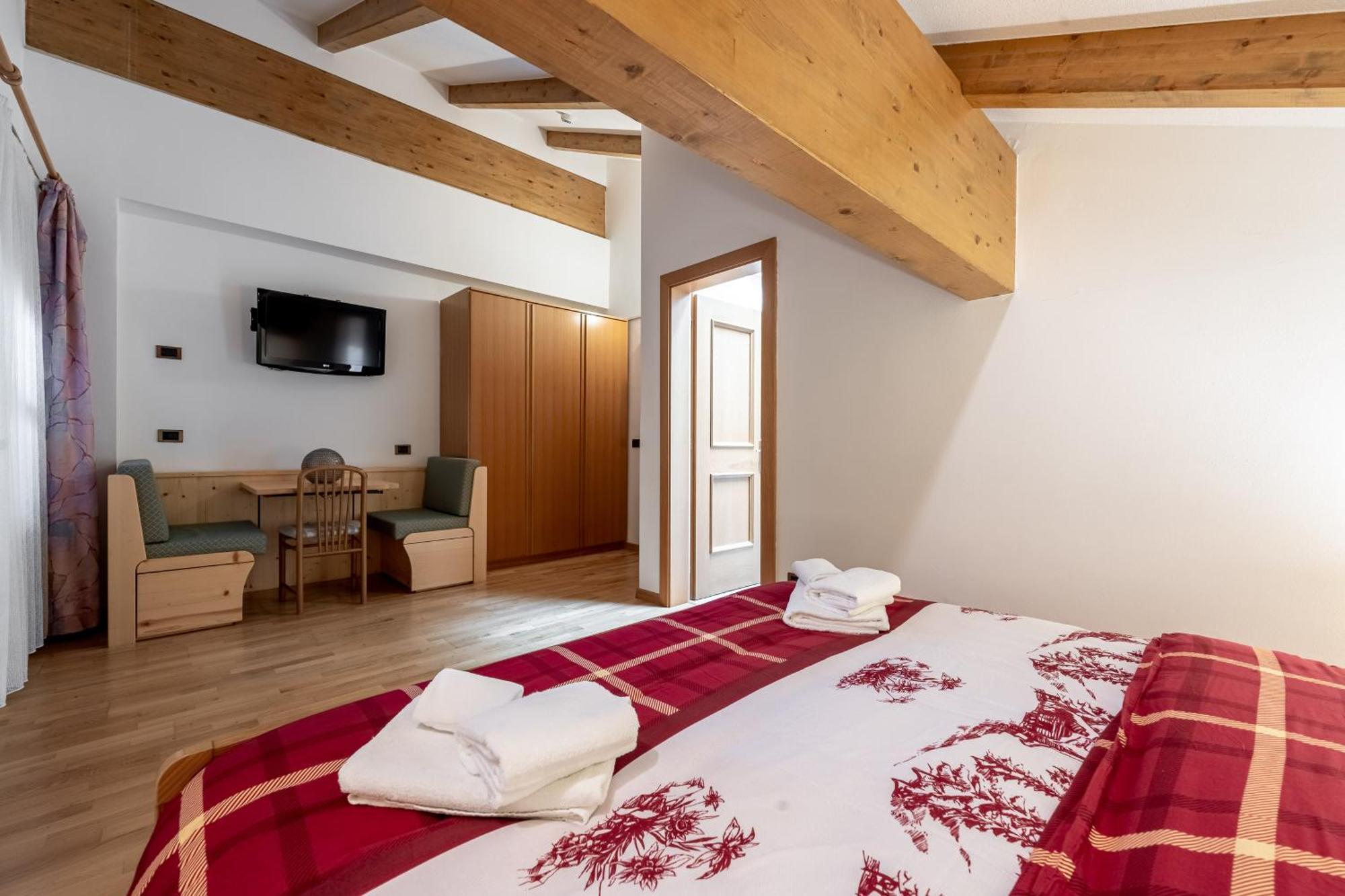 Hotel Villetta Maria Cottage Canazei Eksteriør bilde