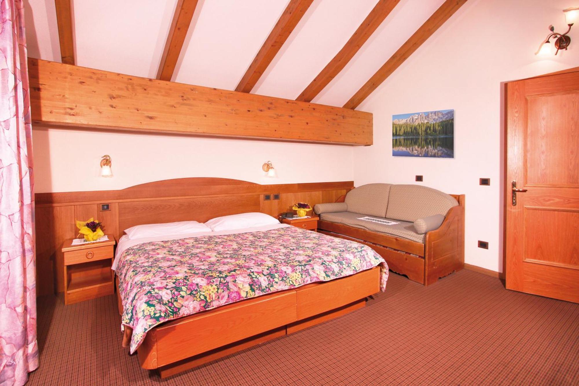 Hotel Villetta Maria Cottage Canazei Eksteriør bilde